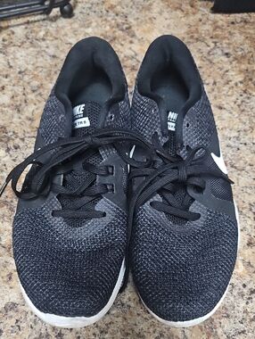 Nike Black and White Women's Athletic Running Shoes